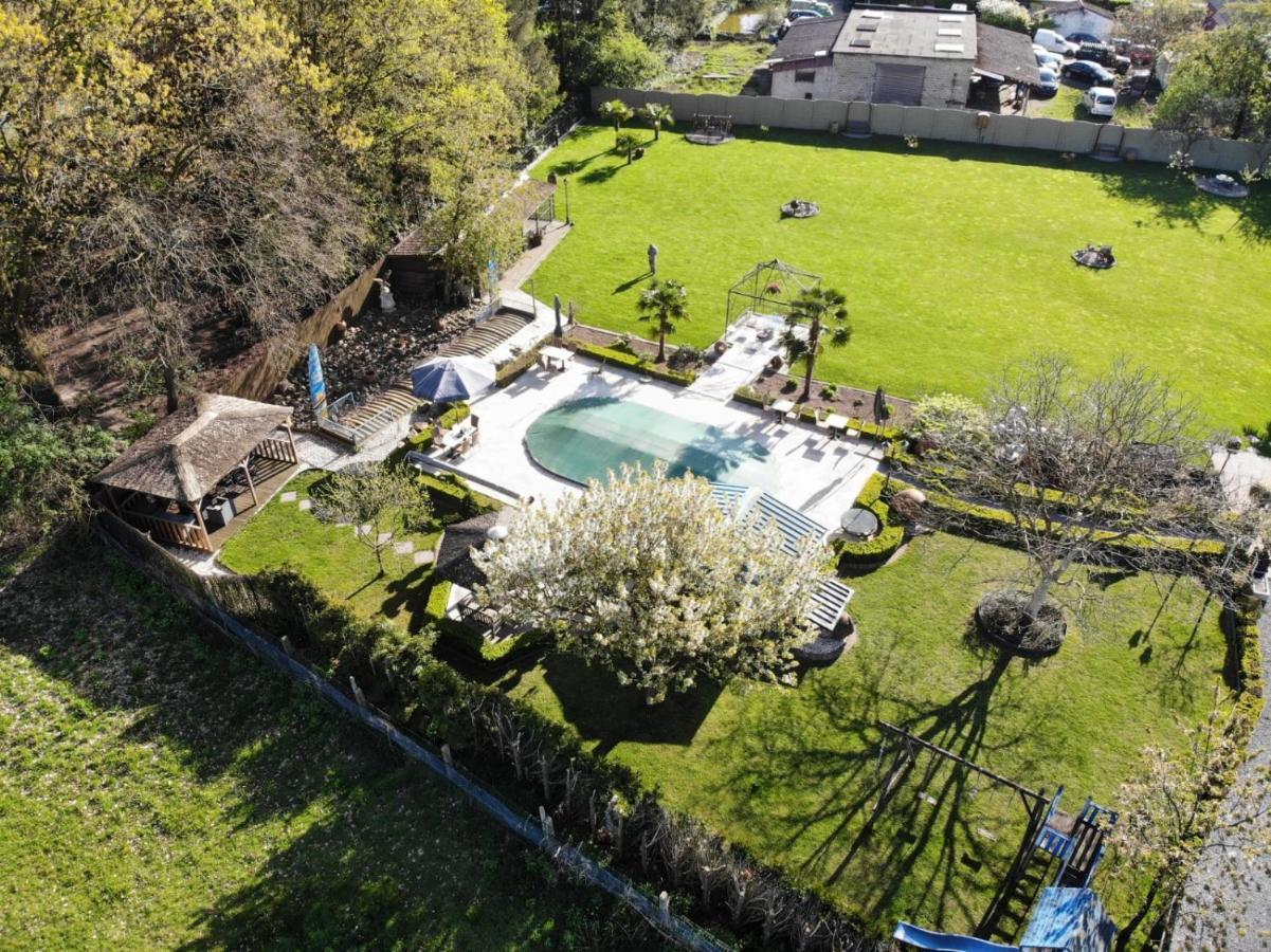 B&B Casa Roman & Vakantiewoning Voor 1 Pers Tot Max 32 Personen Zonhoven Exteriör bild