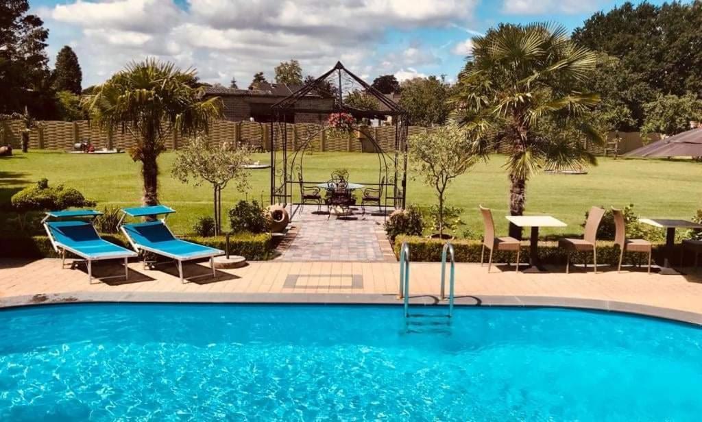 B&B Casa Roman & Vakantiewoning Voor 1 Pers Tot Max 32 Personen Zonhoven Exteriör bild