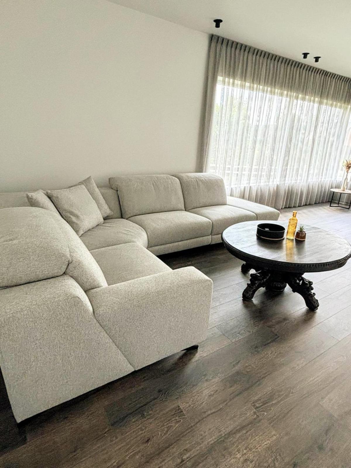 B&B Casa Roman & Vakantiewoning Voor 1 Pers Tot Max 32 Personen Zonhoven Exteriör bild