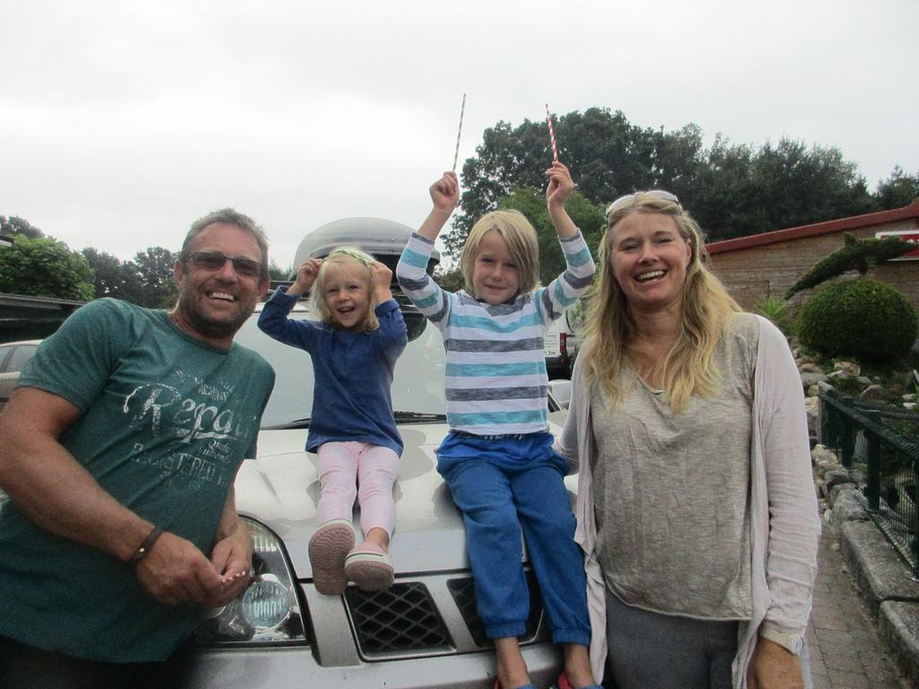 B&B Casa Roman & Vakantiewoning Voor 1 Pers Tot Max 32 Personen Zonhoven Exteriör bild