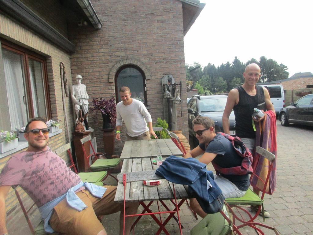 B&B Casa Roman & Vakantiewoning Voor 1 Pers Tot Max 32 Personen Zonhoven Exteriör bild